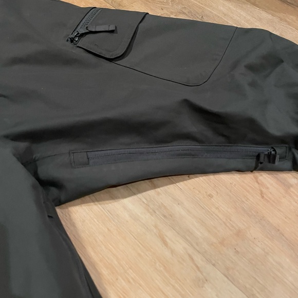 Burton Snowboard Pants - Large short - Picture 4 of 7